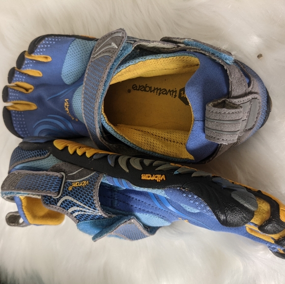 VIBRAM SZ 38 (6.5-7) FIVE FINGER BLUE YELLOW ATHLETIC SHOE - Picture 8 of 9